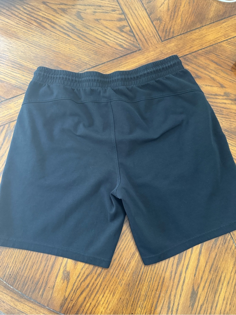 Old Navy Men's Black Athletic Drawstring Performance Shorts - Picture 2 of 3